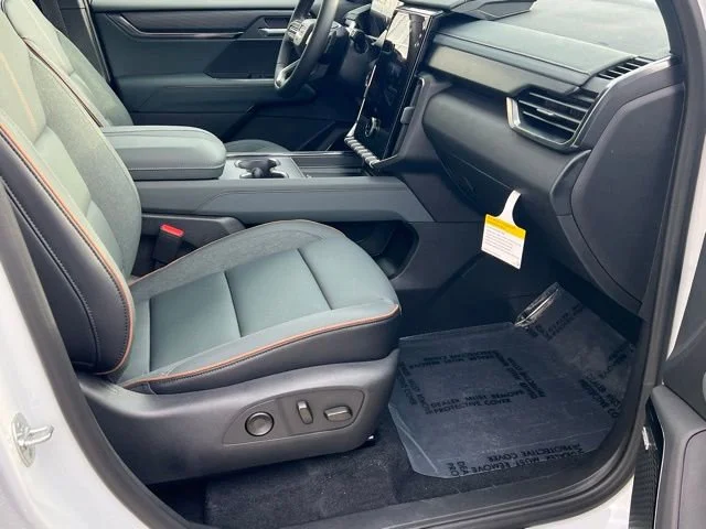 2026 GMC Acadia AT4 - Photo 27