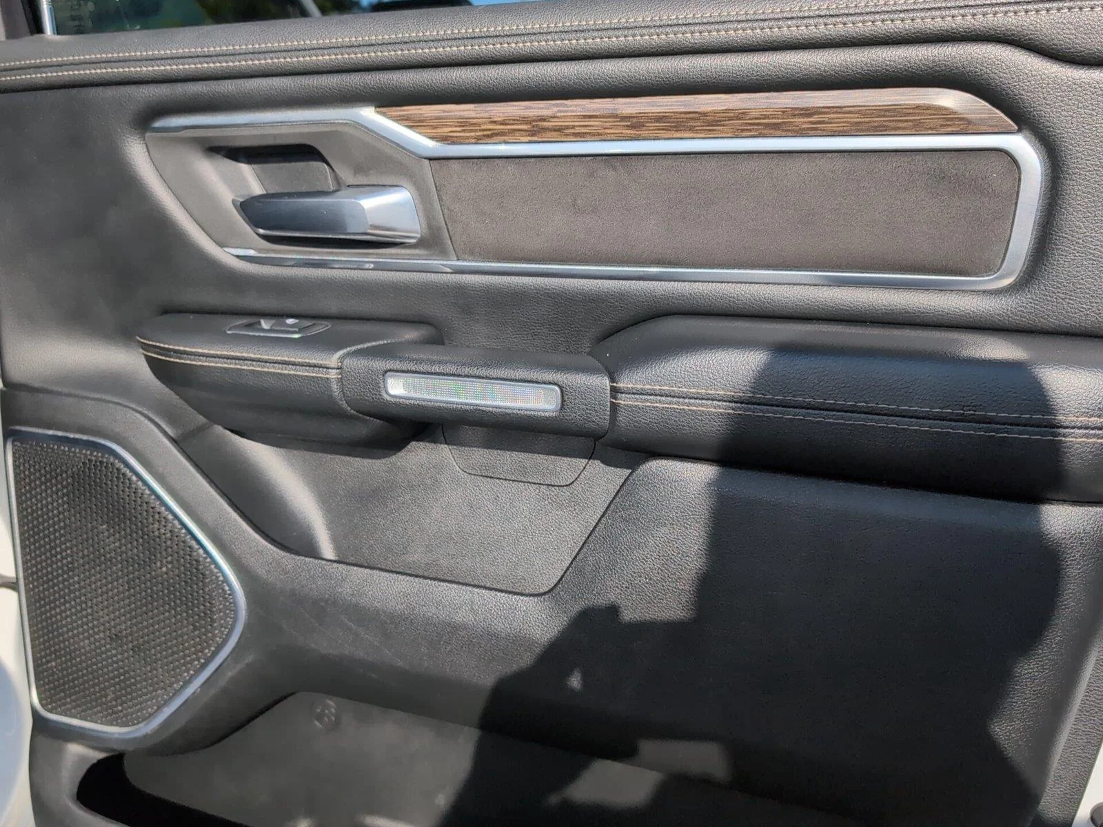 Used 2019 Ivory White Tri-Coat Pearlcoat Ram Laramie image 37