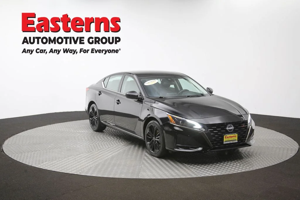 Used 2024 Black Nissan 2.5 SR image 51