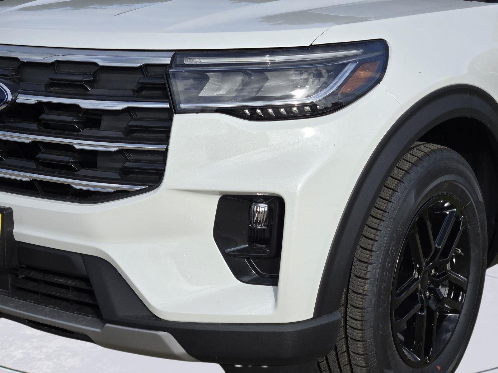 New 2026 Star White Metallic Tri-Coat Ford Active image 5