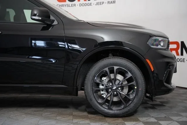 New 2026 Diamond Black Clear-Coat Exterior Paint Dodge GT Plus image 47