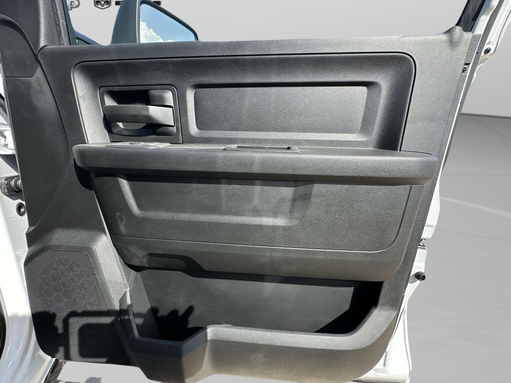 New 2026 Bright White Clear-Coat Exterior Paint RAM Tradesman image 29