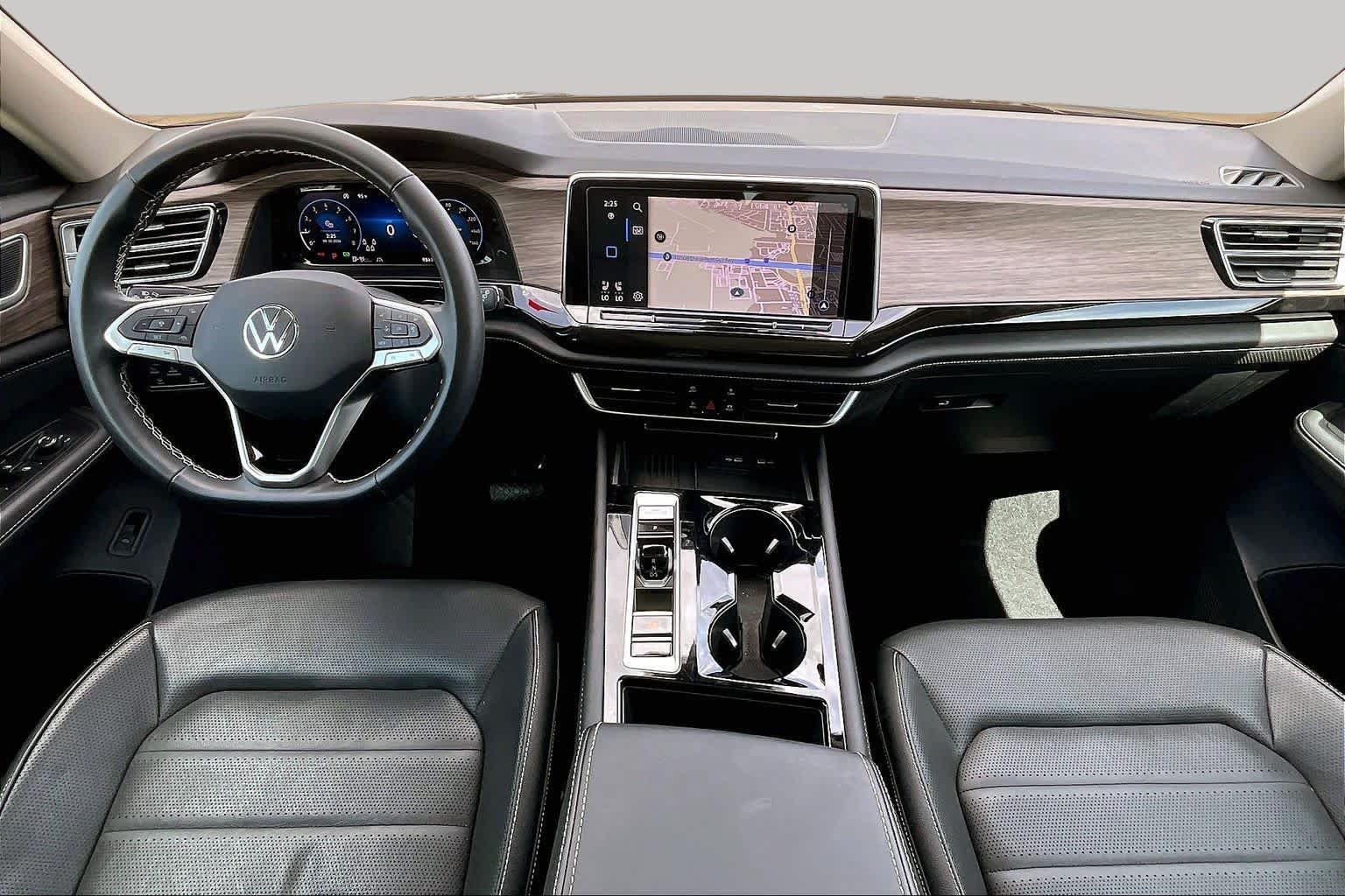 Used 2025 Deep Black Pearl Volkswagen 2.0T SEL image 15