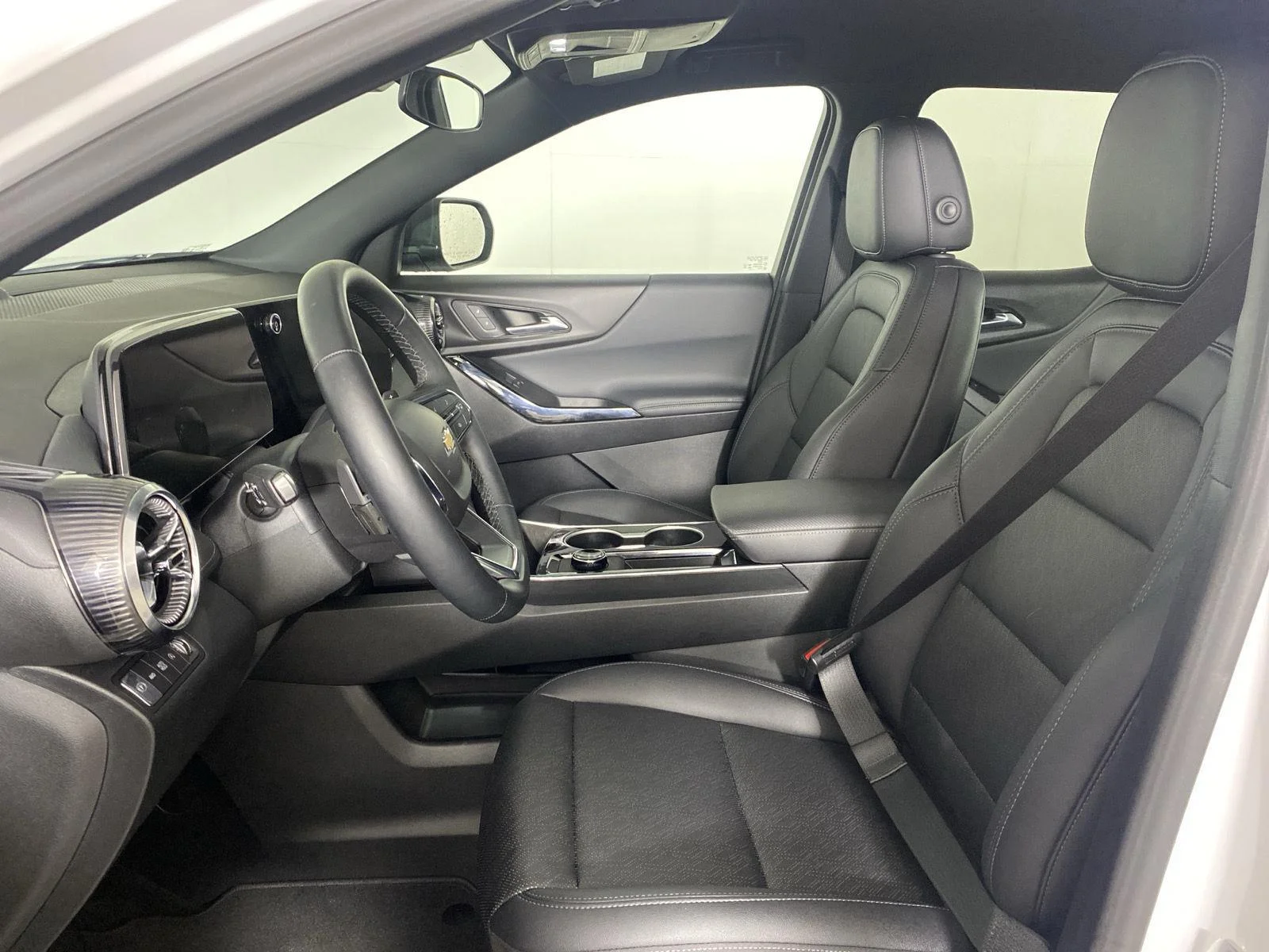 Used 2026 Summit White Chevrolet AWD LT image 10