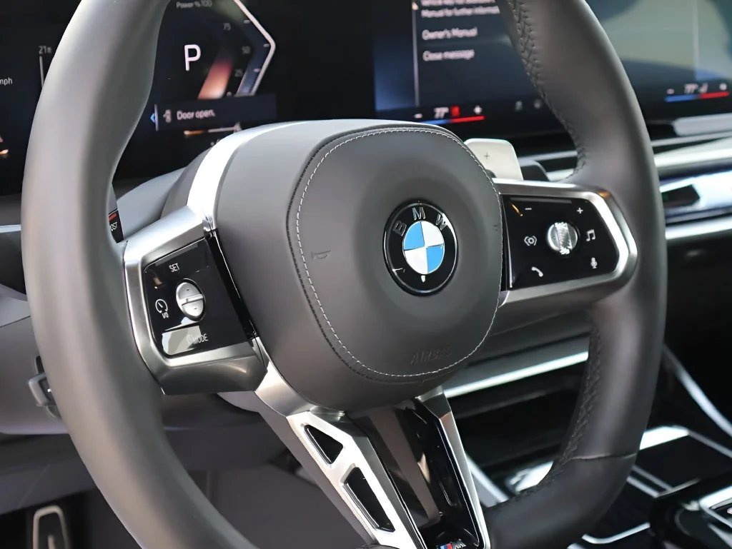 Used 2025 Alpine White BMW 740i xDrive image 21