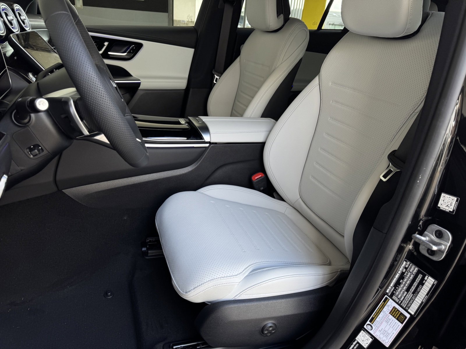 New 2026 Obsidian Black Metallic Mercedes-Benz GLC 300 image 38