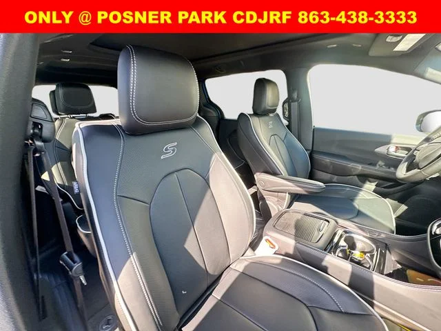 New 2027 Hydro Blue Pearl-Coat Exterior Paint Chrysler Limited image 30