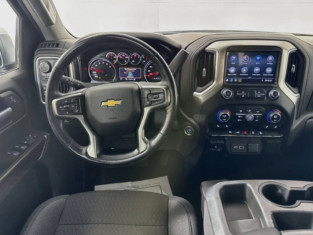 Used 2021 White Chevrolet LT image 27