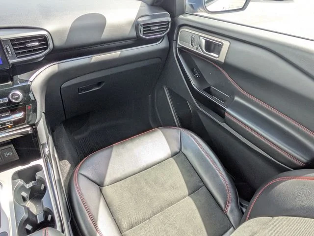 Certified Used 2022 White Metallic Ford ST-Line image 18