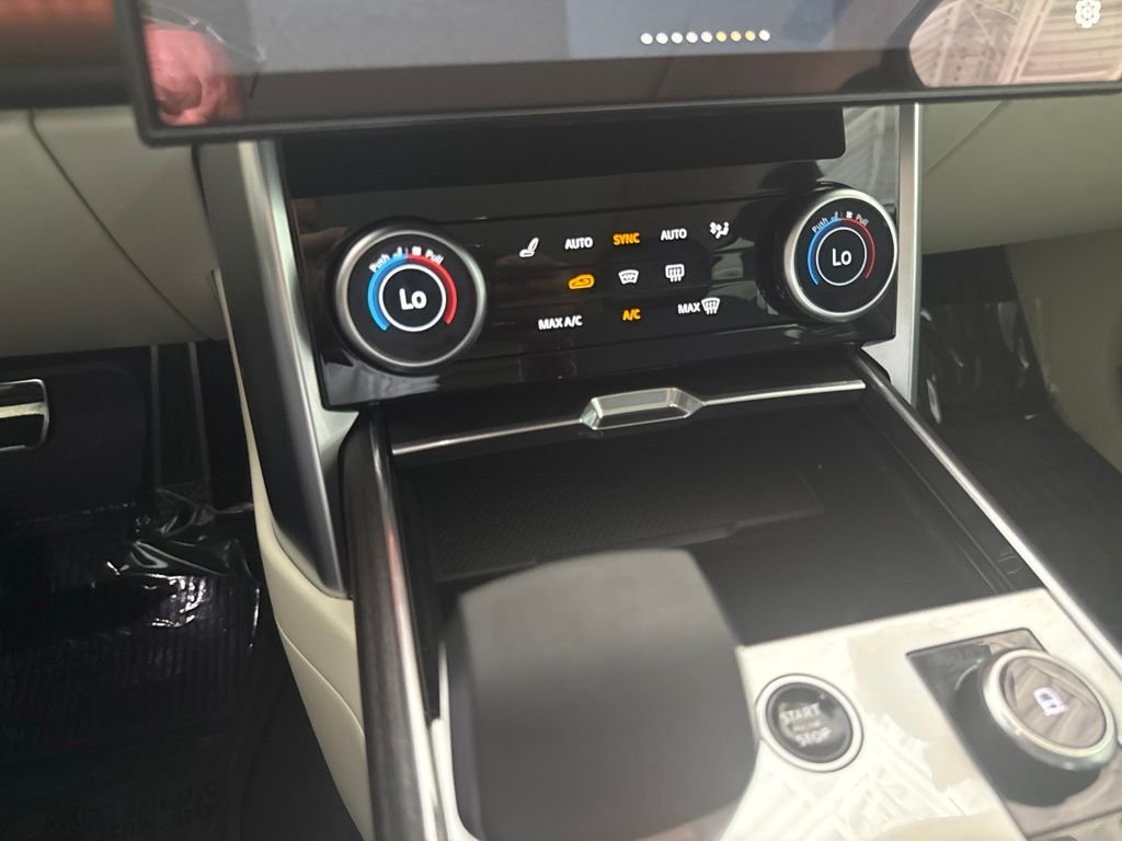Used 2023 Black Land Rover SE image 18