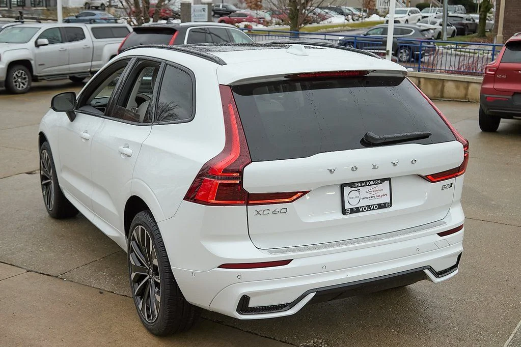 New 2026 Crystal White Volvo Ultra image 7