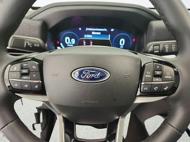 New 2026 Star White Metallic Tri-Coat Ford Platinum™ image 48
