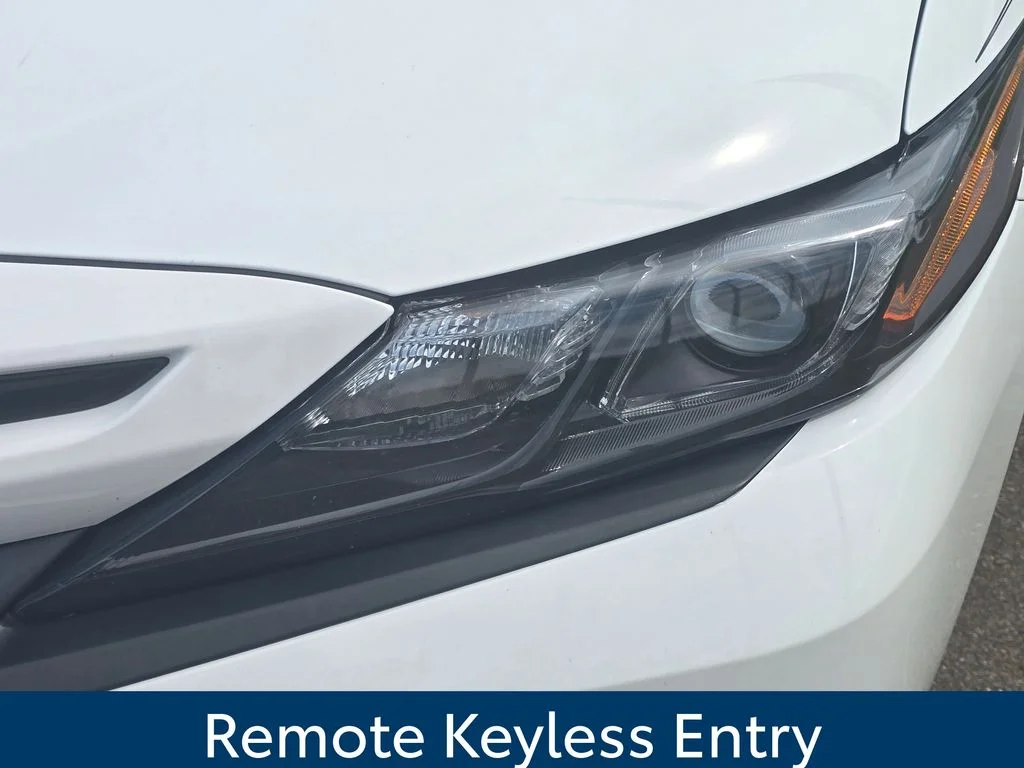 Used 2023 White Toyota SE image 6
