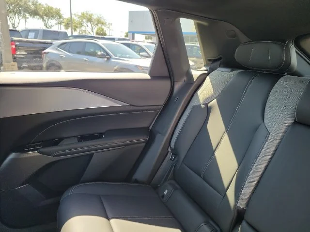 2024 Cadillac LYRIQ Tech - Photo 19