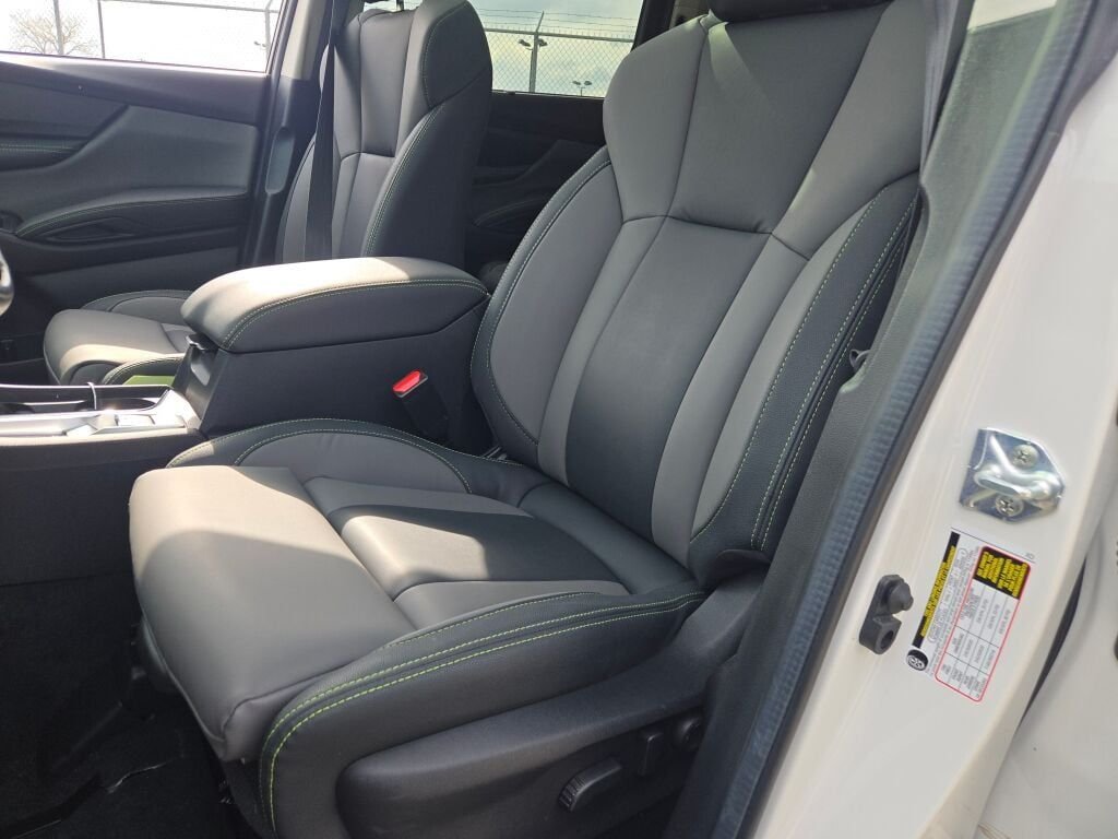 Used 2024 White Subaru Onyx Edition image 25