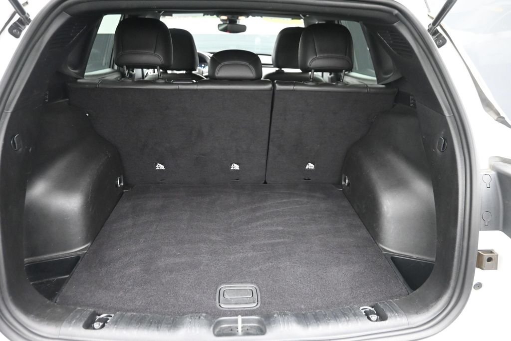 Used 2025 White Jeep Limited image 11