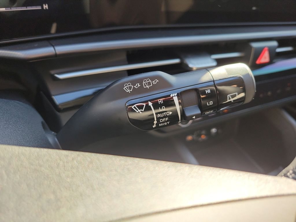 New 2026 Glacial White Pearl Kia EX image 31