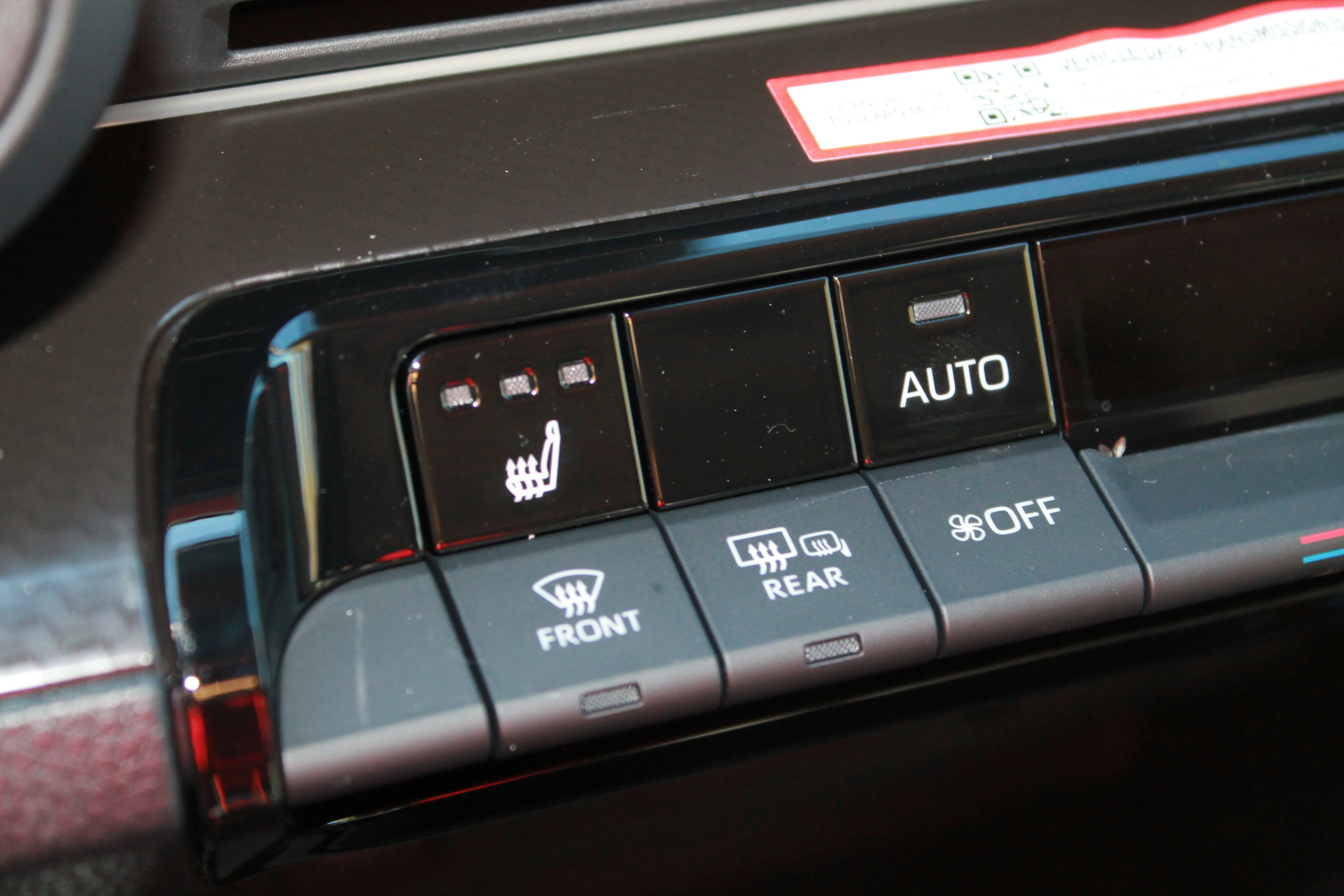 2026 Toyota Prius Nightshade - Photo 28