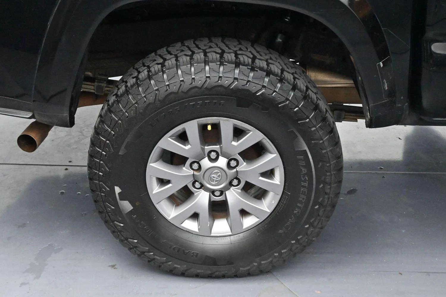 Used 2016 Black Toyota SR image 33
