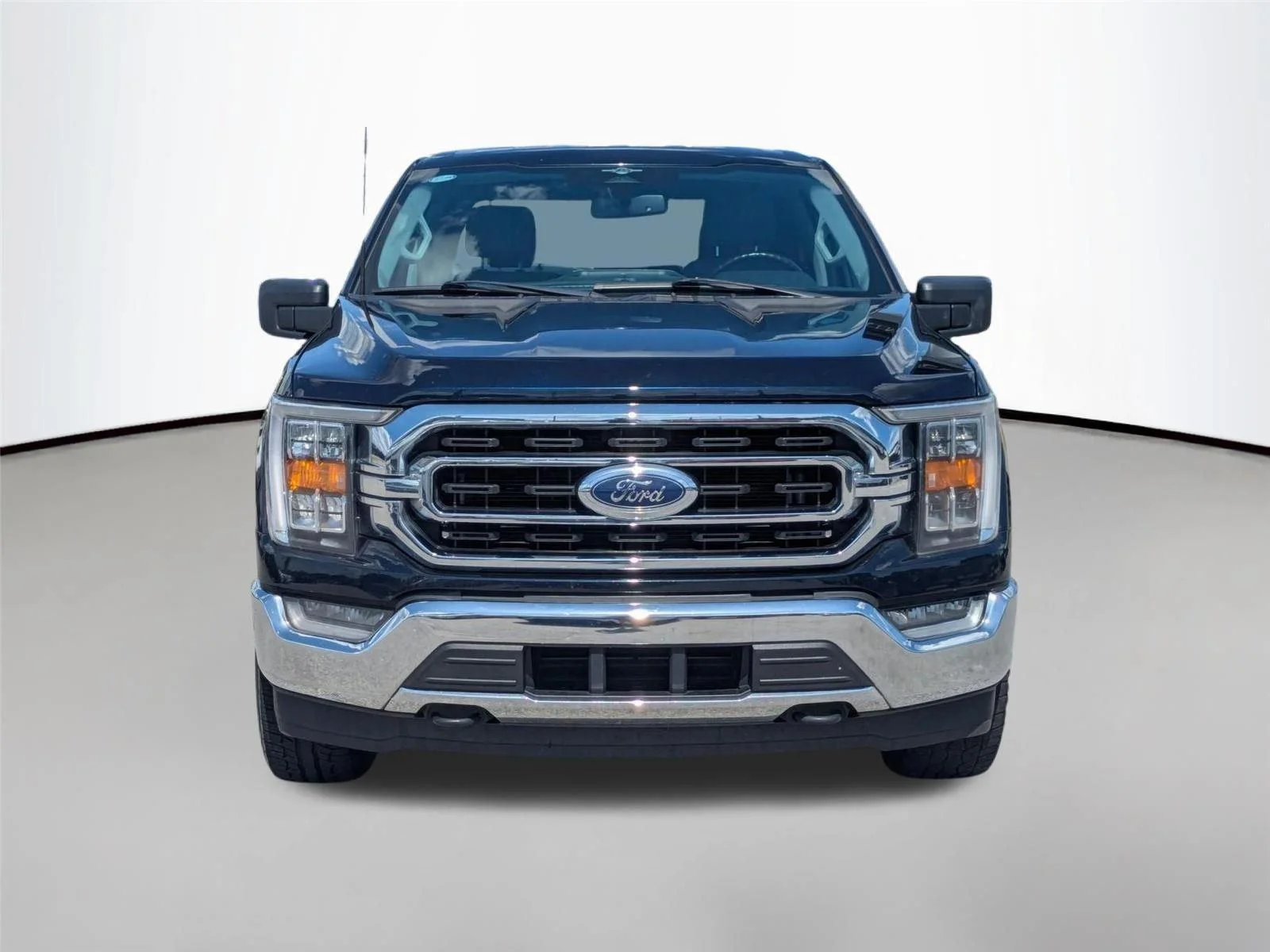 Used 2023 Antimatter Blue Metallic Ford XLT image 2