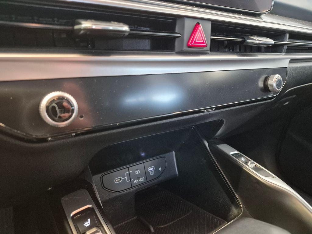Used 2025 Black Kia EX image 22