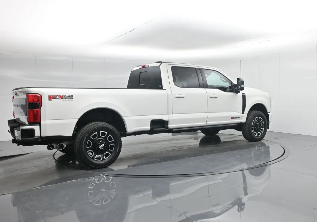 New 2026 Star White Metallic Tri-Coat Ford Platinum image 30