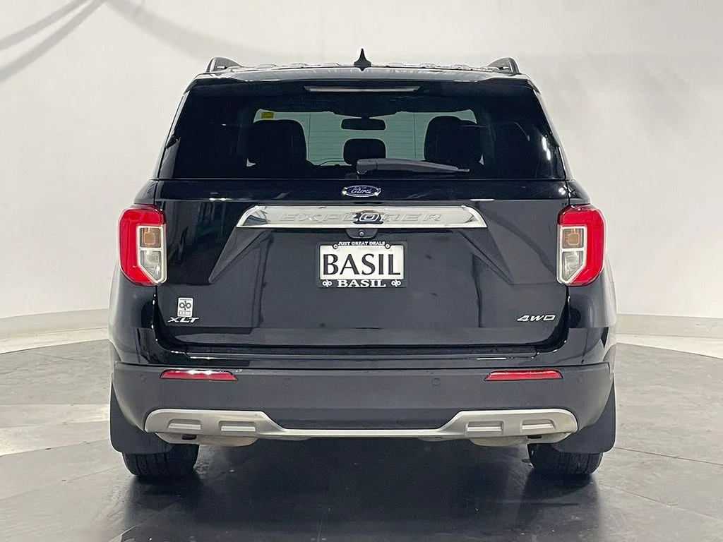 Used 2021 Black Ford XLT image 12
