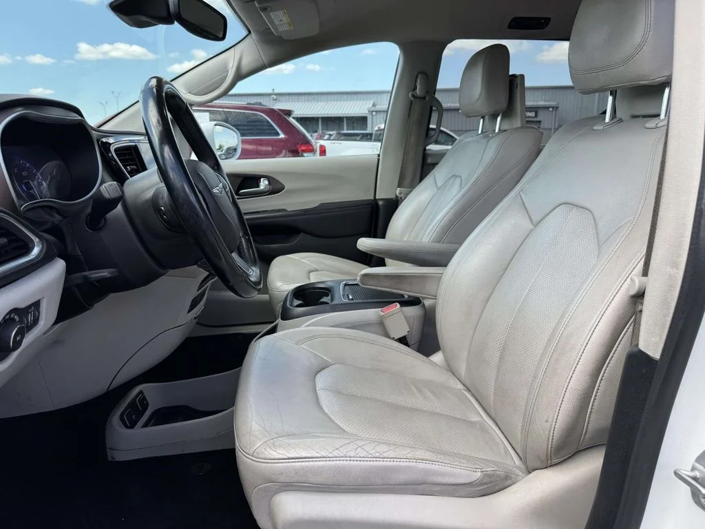 Used 2018 White Chrysler Touring L Plus image 12