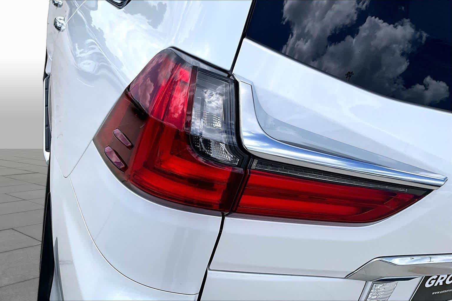 Used 2017 Starfire Pearl Lexus  image 27
