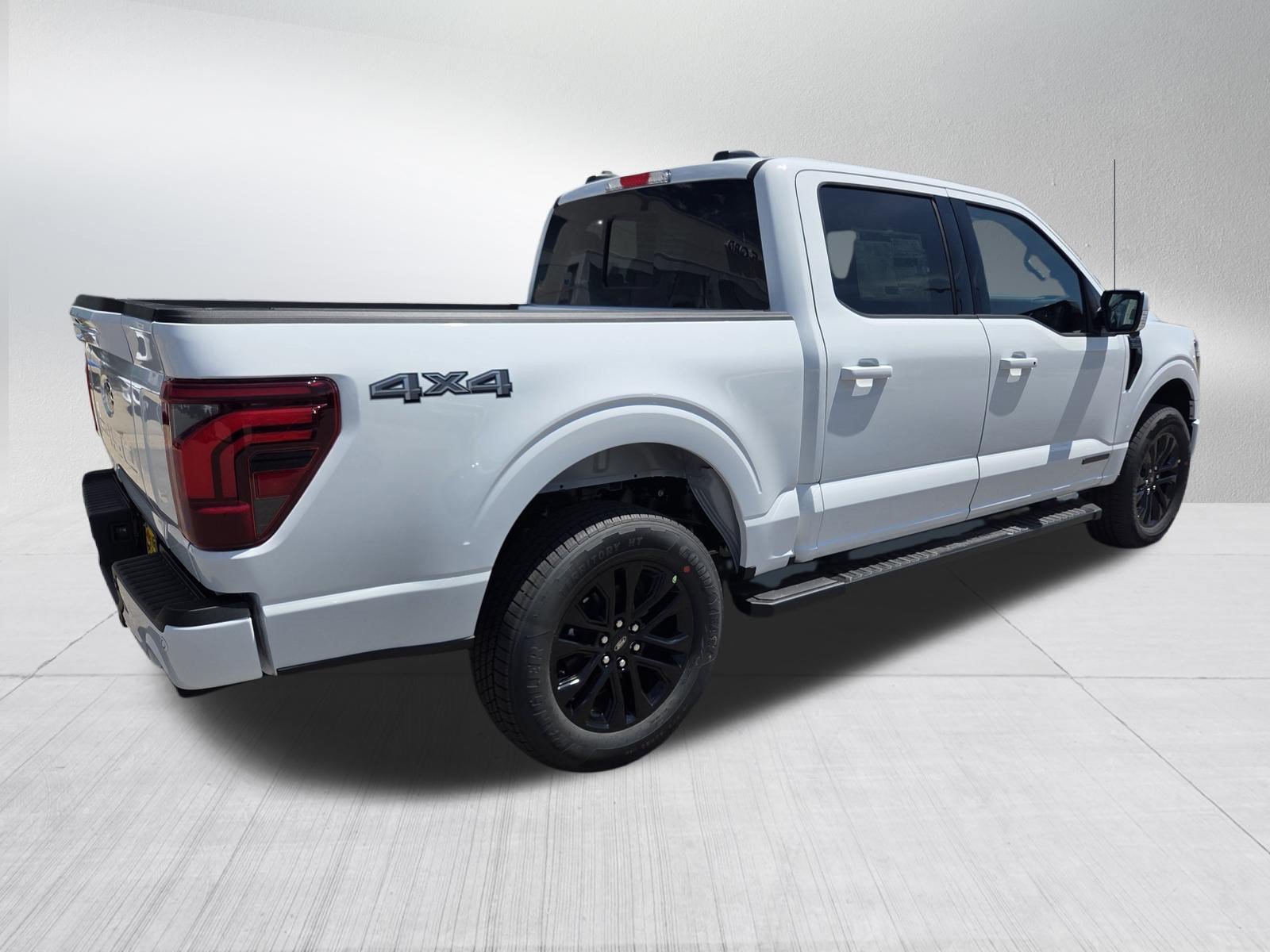 New 2026 Oxford White Ford LARIAT image 4
