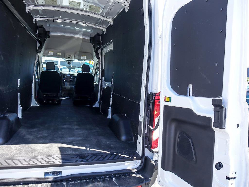 Used 2025 Oxford White Ford Base image 25