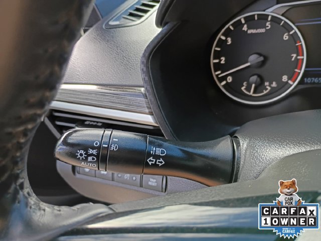 Used 2019 White Nissan 2.5 Platinum image 12