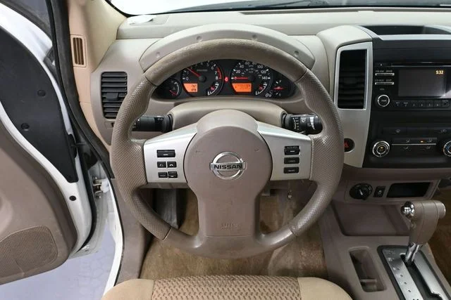 2014 Nissan Frontier SV - Photo 22