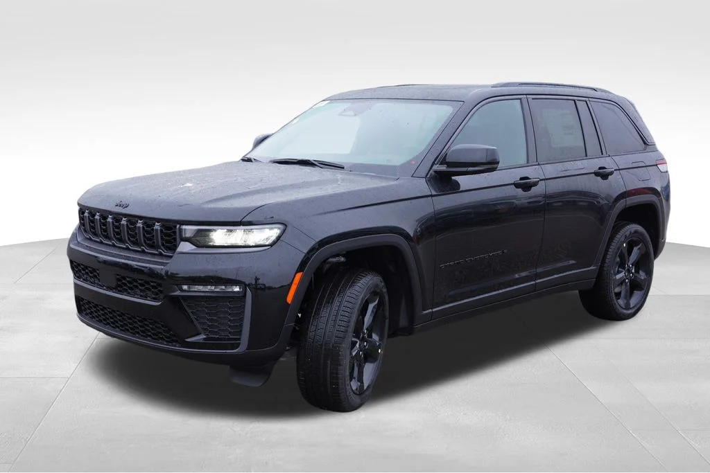 New 2027 High-Gloss Black Paint Jeep Limited image 7