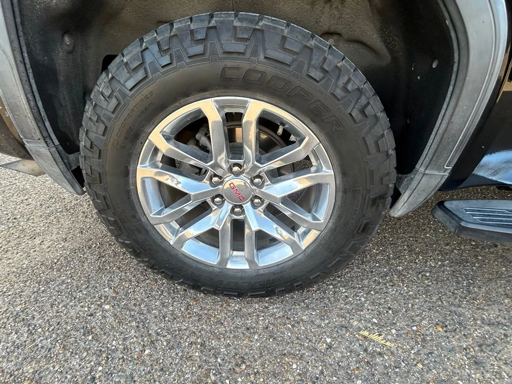 Used 2020 Black GMC SLT image 8