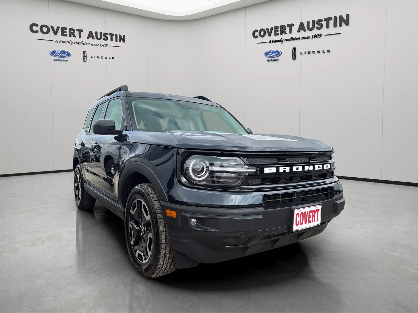 Used 2023 Blue Ford Outer Banks image 7