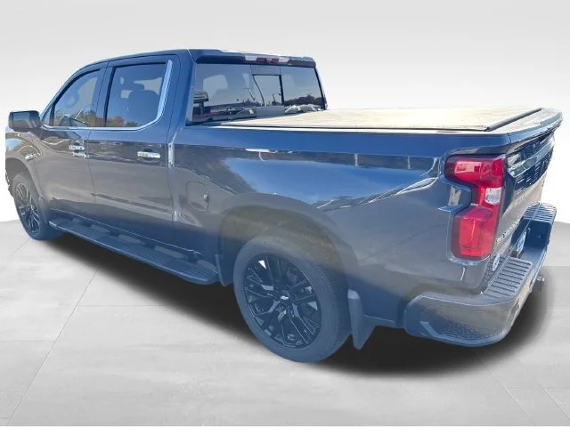 Used 2020 NORTHSKY BLUE METALLIC Chevrolet High Country image 3