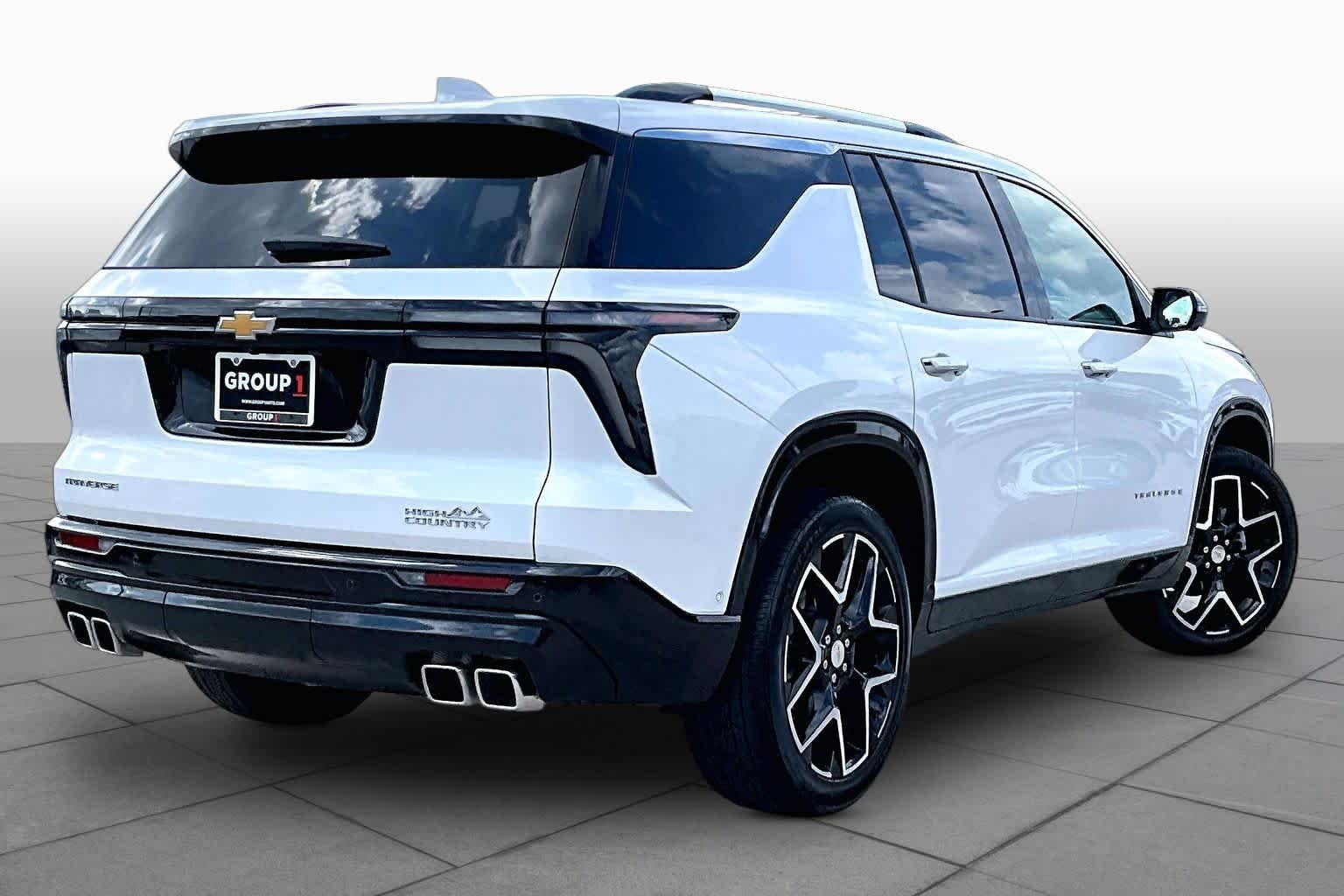 Used 2025 Iridescent Pearl Tricoat Chevrolet FWD High Country image 13