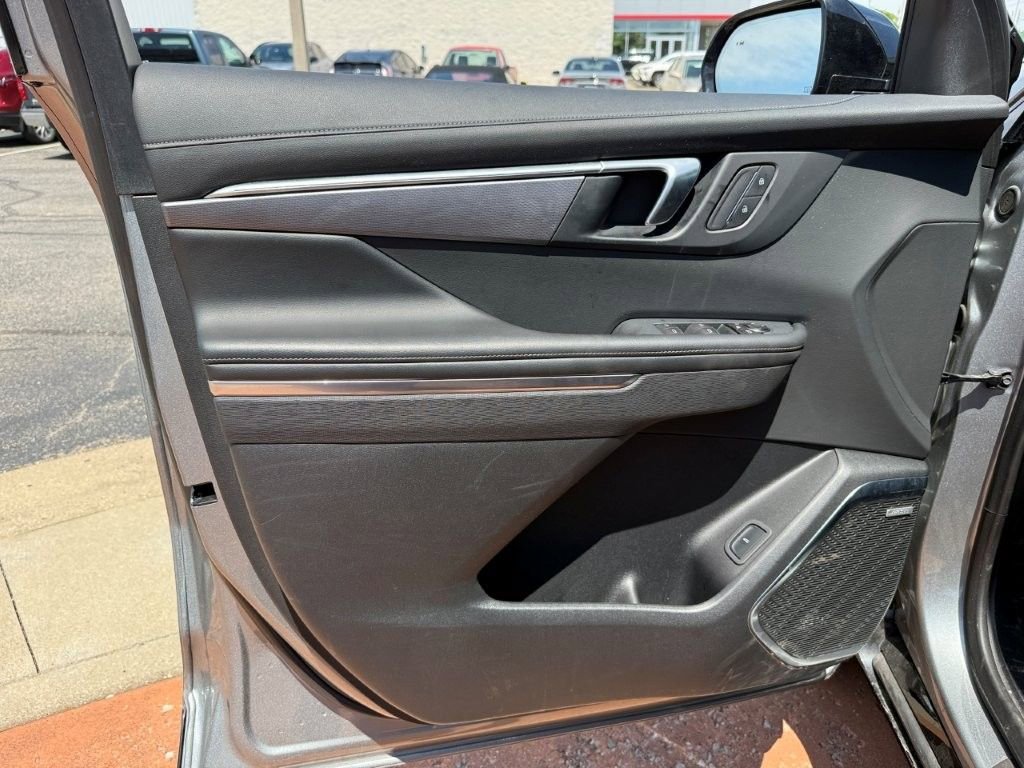 Used 2025 Moonstone Gray Metallic Buick Sport Touring image 8