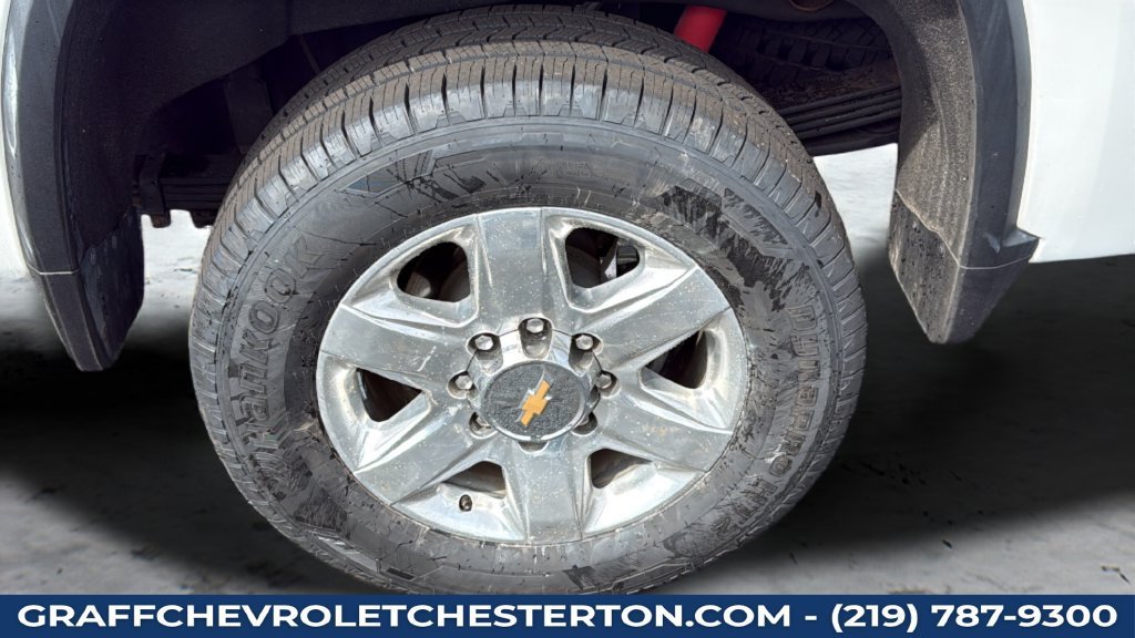 Used 2021 IRIDESCENT PEARL TRICOAT Chevrolet LTZ image 31