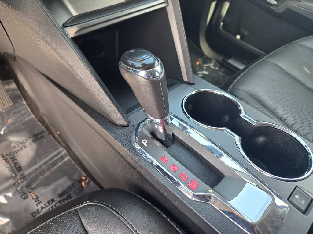 Used 2016 White Frost GMC Denali image 18