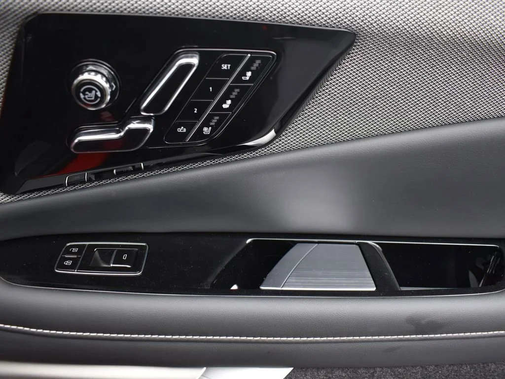 2026 Cadillac OPTIQ Premium Sport - Photo 37