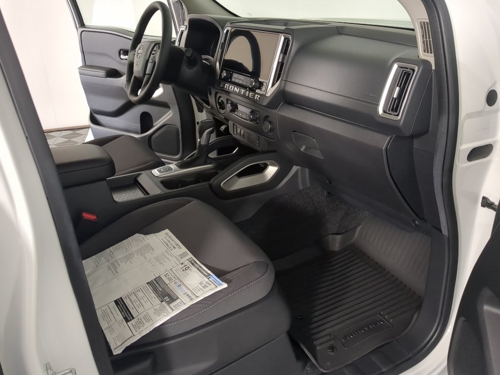 2026 Nissan Frontier SV - Photo 18