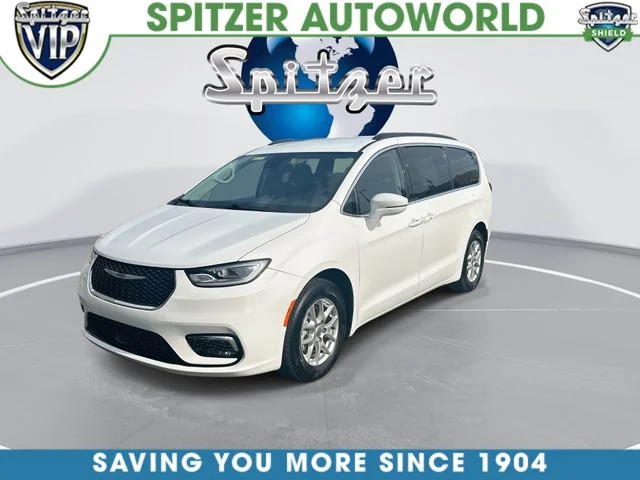 Used 2022 White Chrysler Touring L image 4