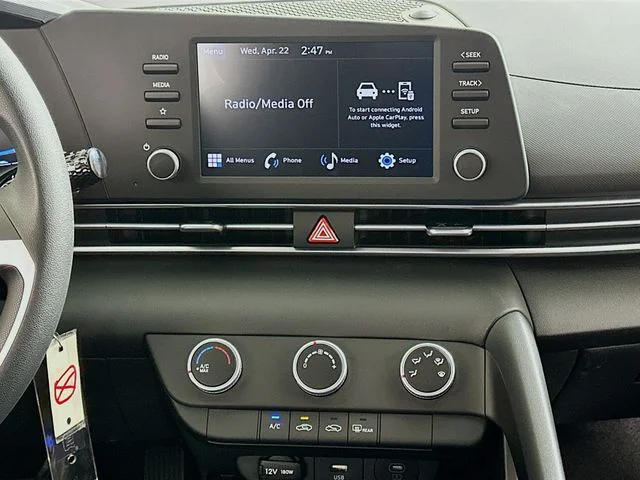 New 2026 Hyundai ELANTRA SE