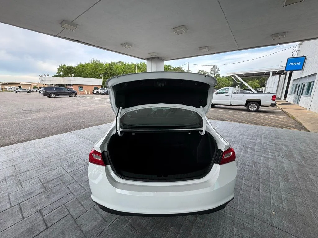 Used 2023 White Chevrolet LS image 9