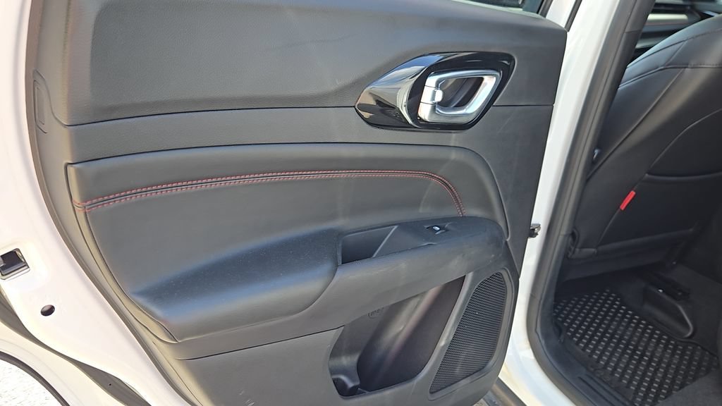 Used 2025 Bright White Clearcoat Jeep Trailhawk image 20