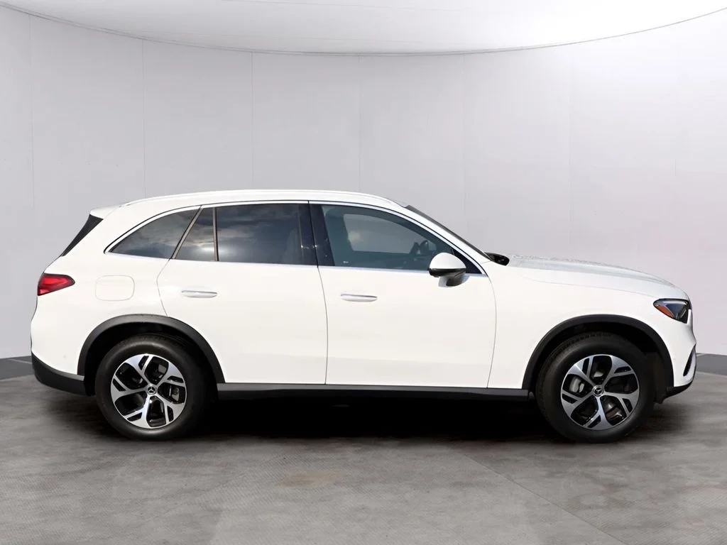 Used 2025 Polar White Mercedes-Benz GLC 350e image 6