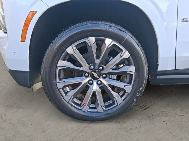 New 2026 Polar White Tricoat Chevrolet High Country image 14