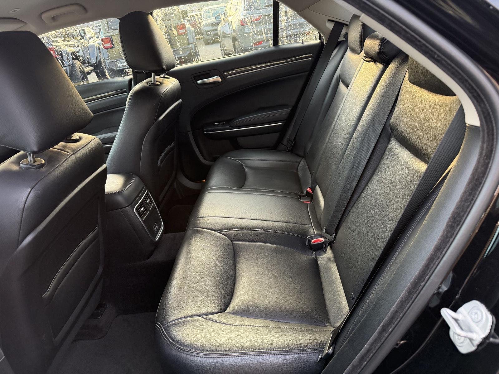Used 2018 Gloss Black Chrysler Touring image 14